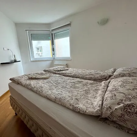 Apartman 4 Star *